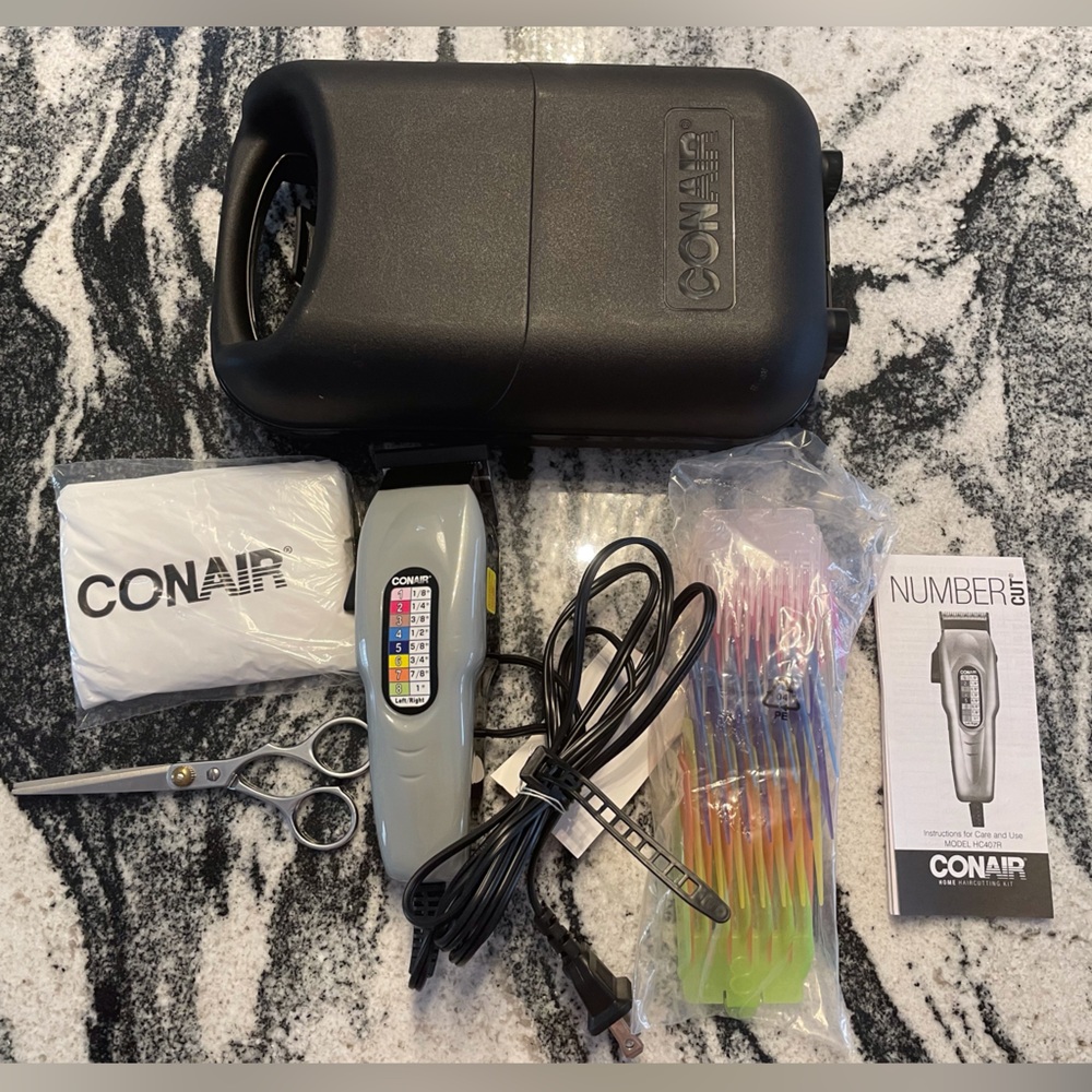 Conair Hair Clipper Set with Case New